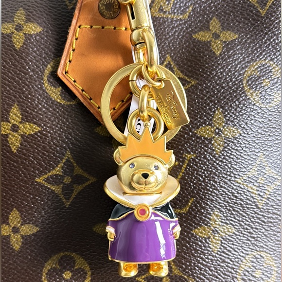 NWT💃Coach Disney X Coach Evil Queen Bear Bag Charm Purse - Picture 3 of 6